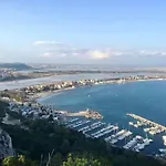 Secret Paradise & Rooftop Billard 公寓