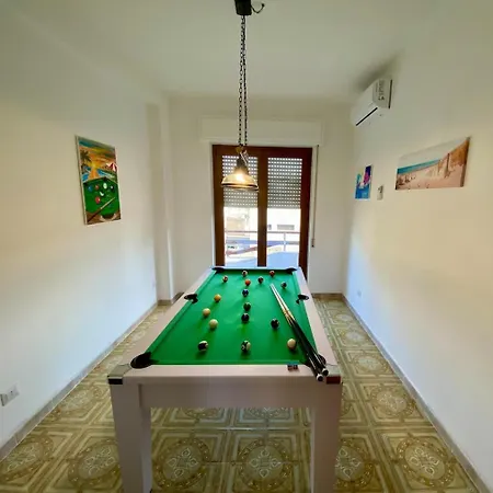 Secret Paradise & Rooftop Billard Quartu SantʼElena