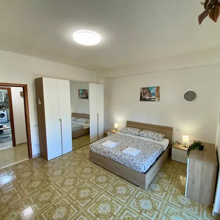 Secret Paradise & Rooftop Billard Apartman *