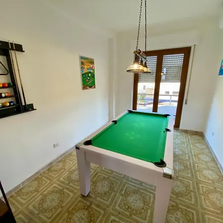 Secret Paradise & Rooftop Billard * Quartu SantʼElena