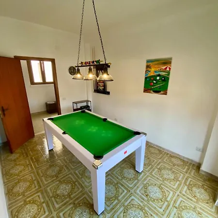 Secret Paradise & Rooftop Billard Apartman