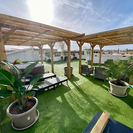Secret Paradise & Rooftop Billard Apartman *