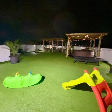 Secret Paradise & Rooftop Billard * Quartu SantʼElena